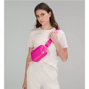 COPY - Sonic pink everywhere belt bag
